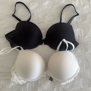 smart & sexy Black and White Lace Trim Push-Up Bra Duo